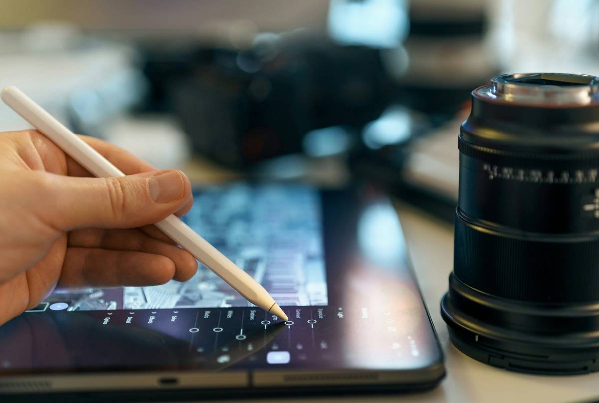 Example Prompts for AI Generation: Unlock Stunning Images Without Wasting Hours