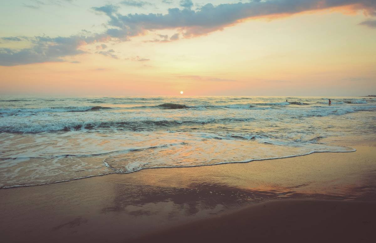 San Lorenzo sunset reflected in the sea